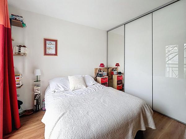 Appartement Suresnes 2 pièce(s) 40.11 m2