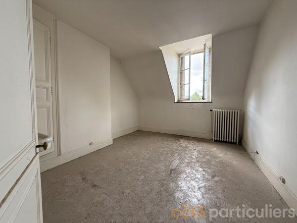 Vente
                Maison161,1 m² - 5 Pièces -
                    SAINT AMAND MONTROND (18200)