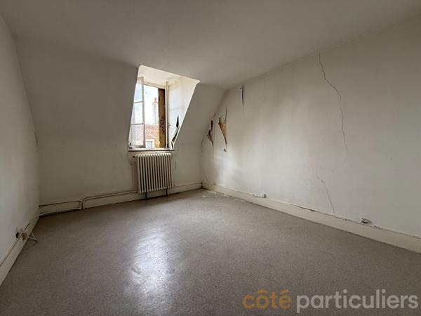 Vente
                Maison161,1 m² - 5 Pièces -
                    SAINT AMAND MONTROND (18200)