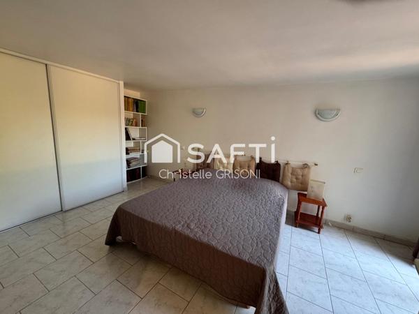 Villa familiale avec T2 indépendant, piscine, jardin vue dégagée