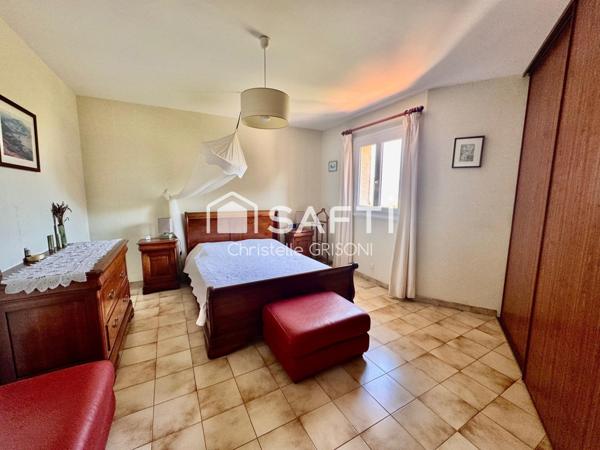 Villa familiale avec T2 indépendant, piscine, jardin vue dégagée