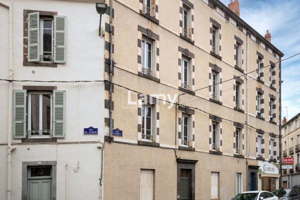 Grand t1 traversant en face du marché couvert