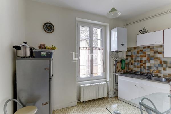 Grand t1 traversant en face du marché couvert