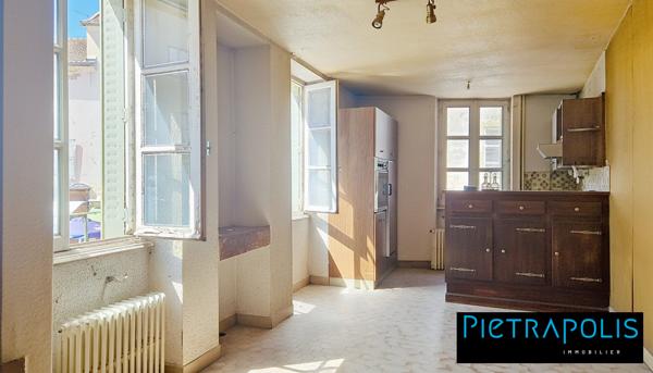 Un local commercial et un appartement