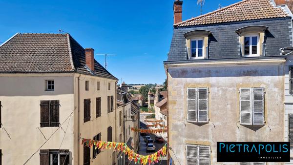 Un local commercial et un appartement