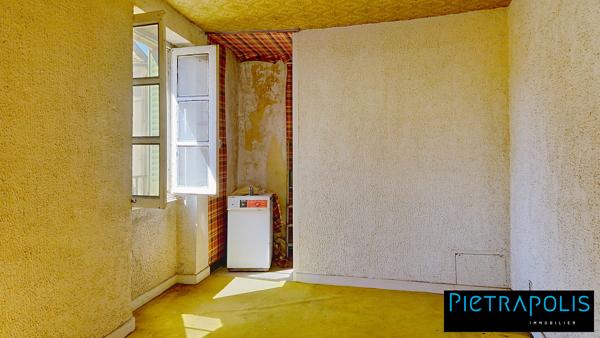 Un local commercial et un appartement