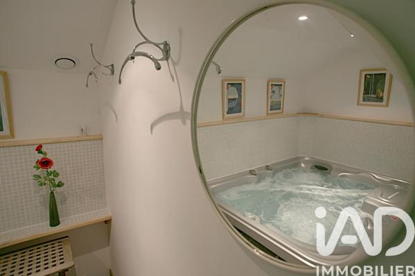 Immeuble à vendre 300 m² Arles