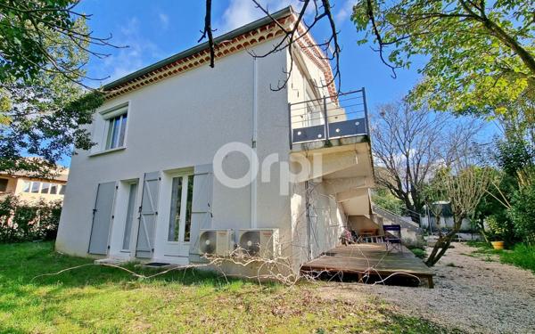 Maison à vendre    6 pièces •  Saint-Privat-des-Vieux