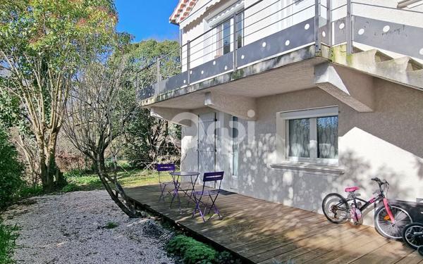 Maison à vendre    6 pièces •  Saint-Privat-des-Vieux