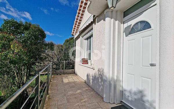 Maison à vendre    6 pièces •  Saint-Privat-des-Vieux