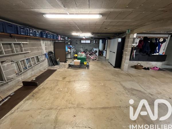 Maison à vendre 8 pièces 127 m² Paray-Vieille-Poste