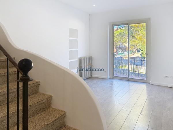 Vaison-la-Romaine (84110) Vaison-la-Romaine - Maison de ville entre charme et modernité, vue remarquable