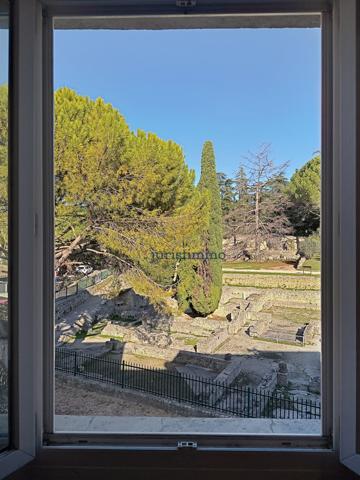 Vaison-la-Romaine (84110) Vaison-la-Romaine - Maison de ville entre charme et modernité, vue remarquable