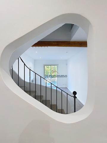 Vaison-la-Romaine (84110) Vaison-la-Romaine - Maison de ville entre charme et modernité, vue remarquable