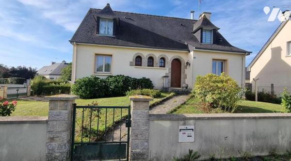 LA GUERCHE DE BGNE - Centre ville - Pavillon avec terrain