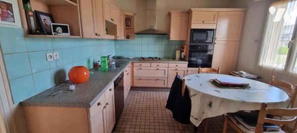 LA GUERCHE DE BGNE - Centre ville - Pavillon avec terrain