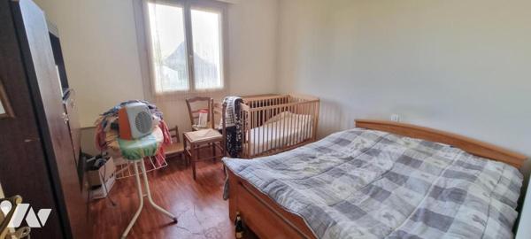 LA GUERCHE DE BGNE - Centre ville - Pavillon avec terrain