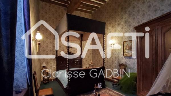 Manoir avec 5 chambres, dépendances  sur un beau parc d'un hectare