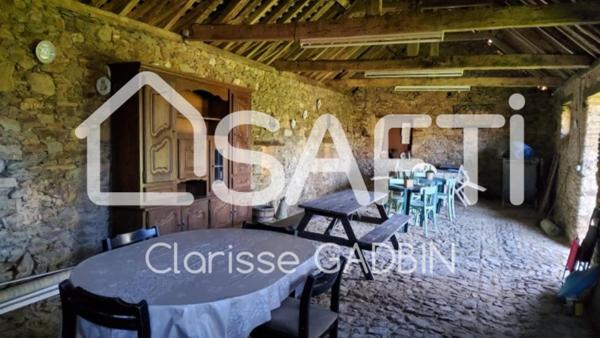 Manoir avec 5 chambres, dépendances  sur un beau parc d'un hectare