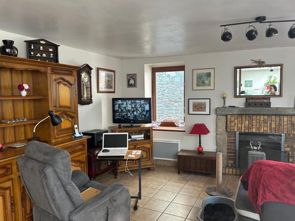 IMMEUBLE, COMMERCE ET APPARTEMENT AVEC JARDIN