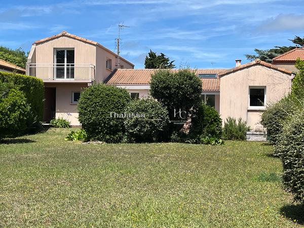 Maison Préfailles , 4 chambres, plage de port Meleu !,  
Prefailles 44770