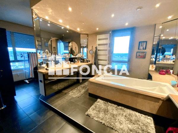 Appartement 8 pièces T8 F8 234 m² à Roanne 42300 à vendre