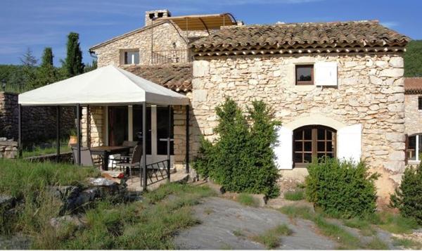 Banon, belle propriété de 552 m² avec gîte sur 20 HA avec piscine