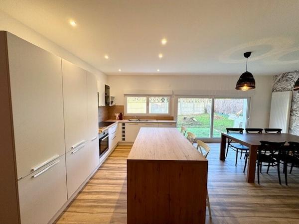 Immeuble de 7 chambres meublées et équipées proche FAC et IUT - Bien exceptionnel - immeuble ou maison -  rénové à neuf en 2024