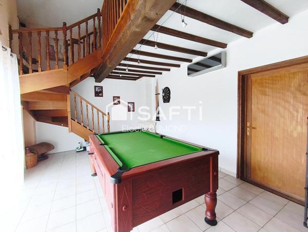 Très beau corps de ferme d'une surface habitable de 251 m2 avec terrain attenant de 4782 m2