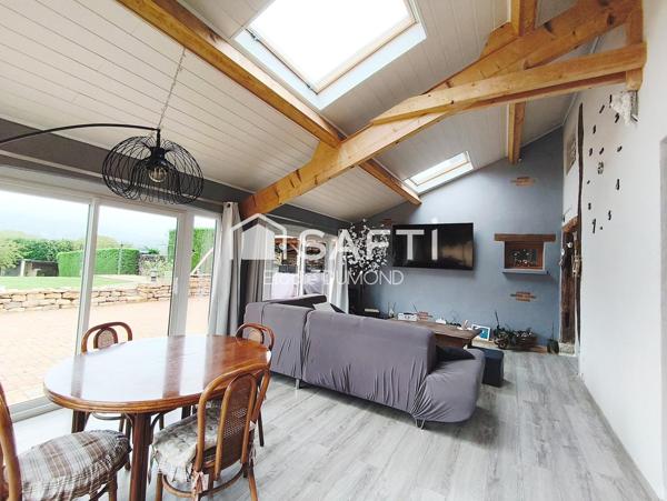 Très beau corps de ferme d'une surface habitable de 251 m2 avec terrain attenant de 4782 m2