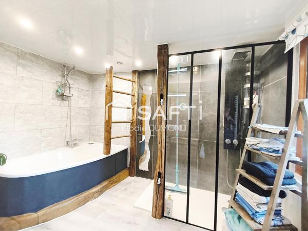 Très beau corps de ferme d'une surface habitable de 251 m2 avec terrain attenant de 4782 m2