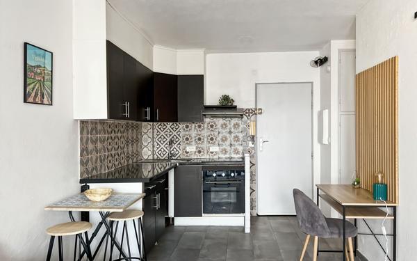 Appartement à vendre    2 pièces • 25,94 m2 Fréjus