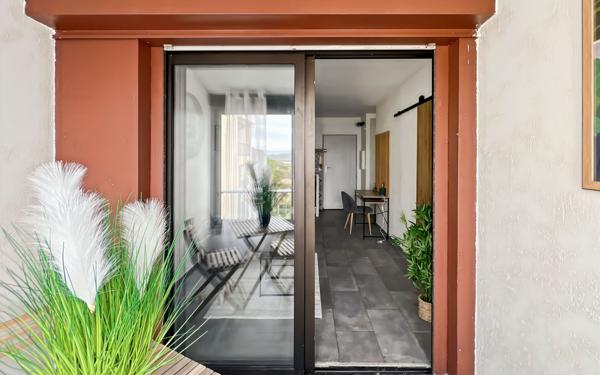 Appartement à vendre    2 pièces • 25,94 m2 Fréjus