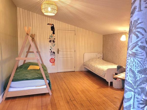 AGEN EST Maison 6 pièce(s) 150 m2 - 4 chambres, garage - vue