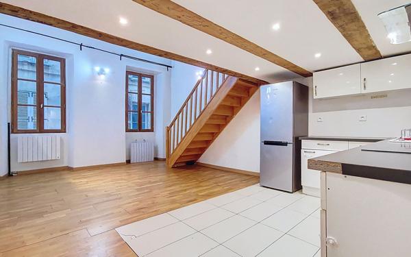 Appartement à vendre    2 pièces • 54 m2 Toulon