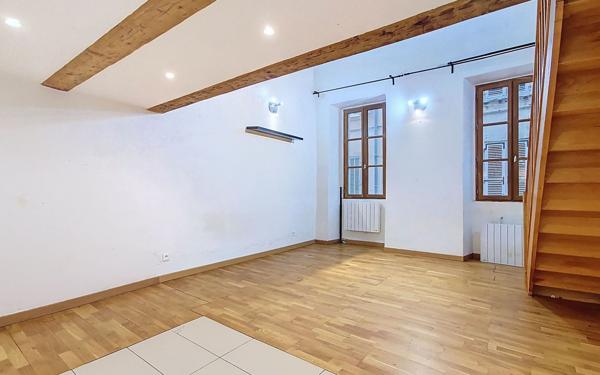 Appartement à vendre    2 pièces • 54 m2 Toulon