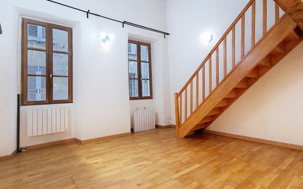 Appartement à vendre    2 pièces • 54 m2 Toulon