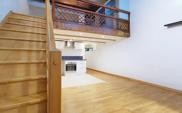 Appartement à vendre    2 pièces • 54 m2 Toulon