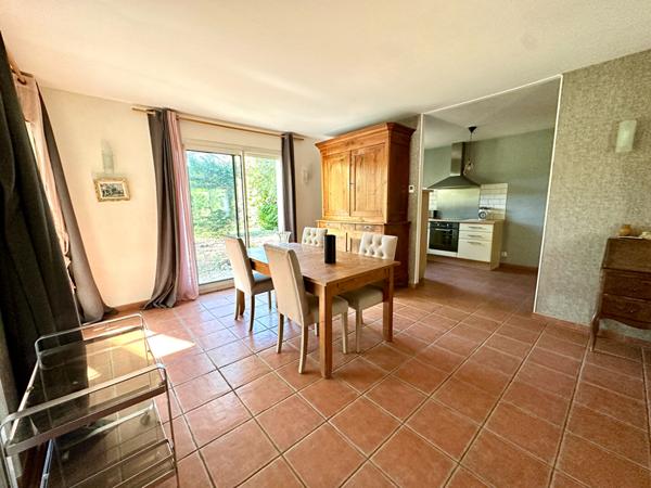 VOUNEUIL SOUS BIARD - POUZIOUX LA JARRIE (86580) - MAISON DE PLAIN-PIED - 3 CHAMBRES 108m² - JARDIN DE 1000m²