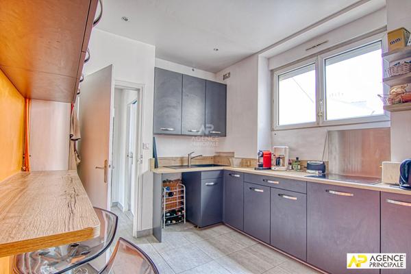Versailles Notre-Dame Appartement 5 pièces 97m² carrez situé au 2ème étage €790 000 ** - Référence 27248