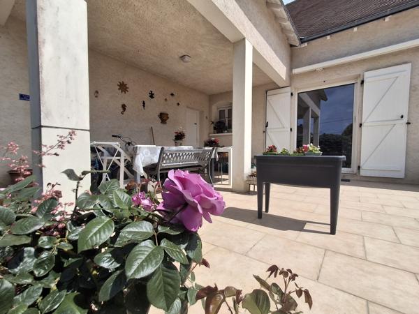 À vendre - Maison contemporaine, 9 pièces située à Tours (37000)