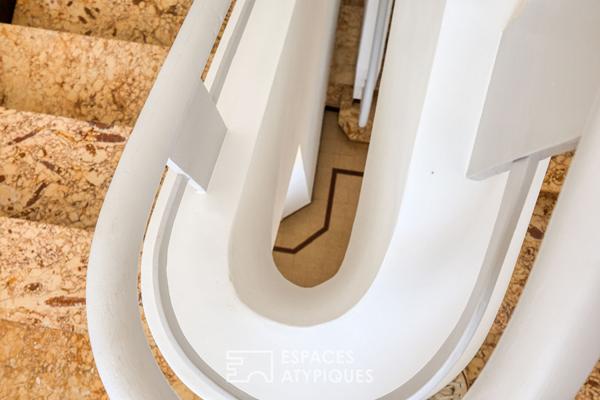 Appartement rénové avec extérieur et stationnement à Hyères