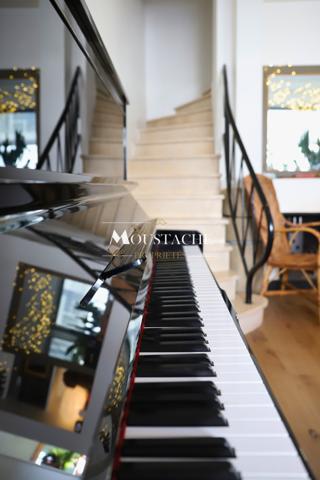 VILLA / MAISON ROYANNAISE D'EXCEPTION - APERÇU MER, À 300 M DE LA PLAGE -