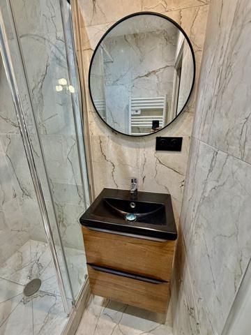 Paris (75008) Studio de Charme. Triangle d'Or – Rue de Berry, Paris 8?