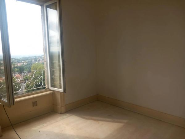 Idéal investisseurs TR potentiel 17,6% immeuble +local