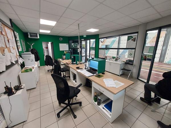 Local commercial La Roche Sur Yon 567.55 m2 , La roche sur yon