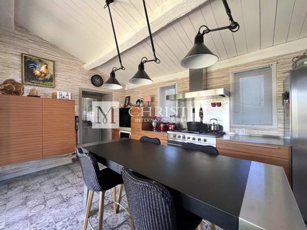 Propriété de standing de 2016 au charme d’antan, La Flotte