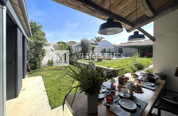 Propriété de standing de 2016 au charme d’antan, La Flotte