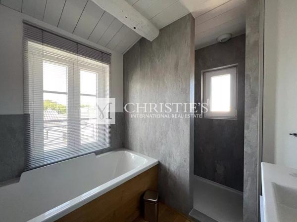 Propriété de standing de 2016 au charme d’antan, La Flotte