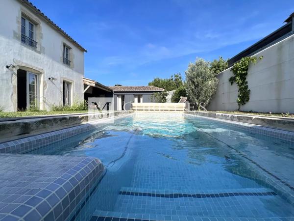 Propriété de standing de 2016 au charme d’antan, La Flotte